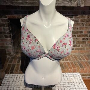 Cacique bra size 40F